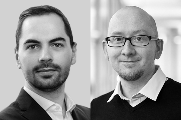 Lukas Petzi (links) im Gespräch mit iX-Redakteur Axel Kannenberg