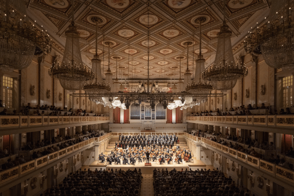 Der Rundfunkchor Berlin im Konzerthaus Berlin mit dem Rundfunk Sinfonieorchester Berlin (c) Peter Adamik