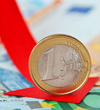 Eurowert mit Pfeil nach unten. Foto: CalypsoArt/Shutterstock.com.