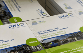 Ein Stapel der neuen Nachbarschaftsbücher.