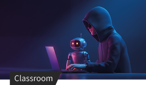 Hoodie-tragende Person arbeitet an einem Laptop neben einem kleinen Roboter, symbolisches Motiv für KI und Cybersecurity.