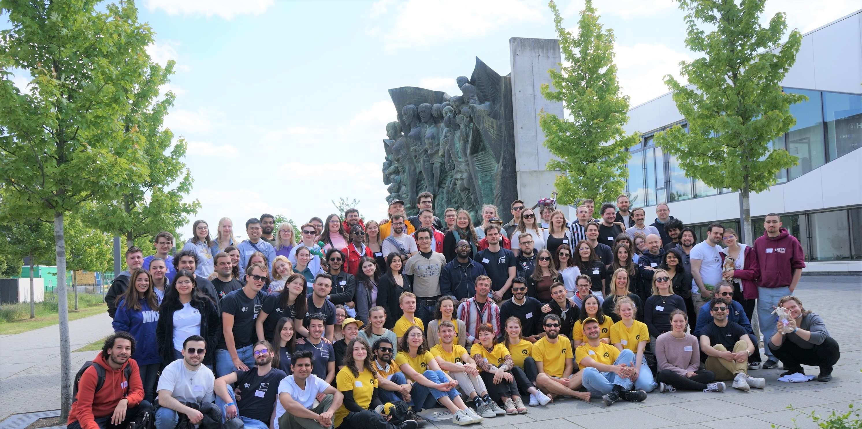 Gruppenfoto aller Teilnehmenden des Jahrestreffens der Lokalen Erasmus+ Initiativen.