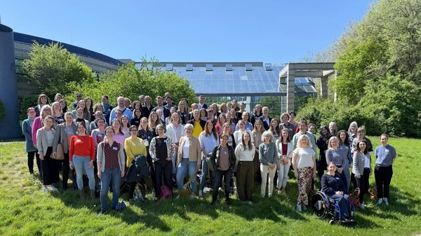 Gruppenfoto der Erasmus+ Themenseminar Teilnehmer während des Seminars in Bonn.